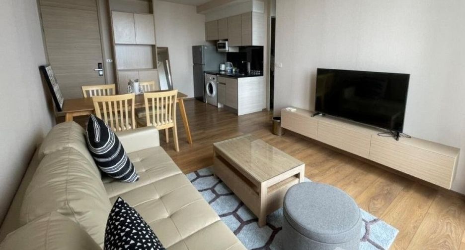 For rent 2 bedrooms condo in Khlong Toei, Bangkok