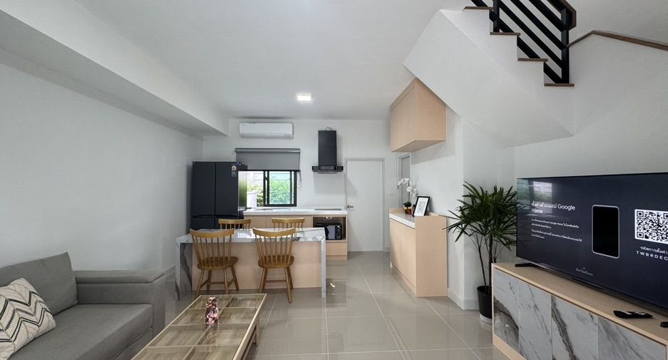 For rent 3 bedrooms townhouse in Bang Phli, Samut Prakan