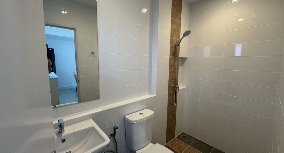For rent 3 bedrooms townhouse in Bang Phli, Samut Prakan