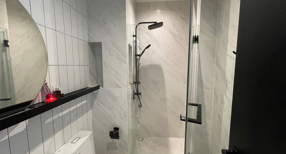 For rent studio condo in Khlong San, Bangkok