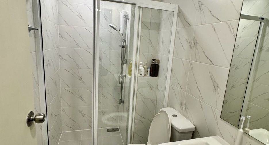 For rent 2 bedrooms condo in Wang Thonglang, Bangkok
