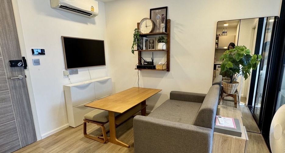 For rent 2 bedrooms condo in Wang Thonglang, Bangkok