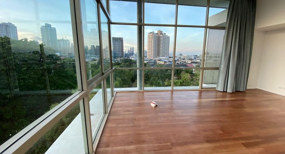 For rent 5 bedrooms condo in Khlong Toei, Bangkok