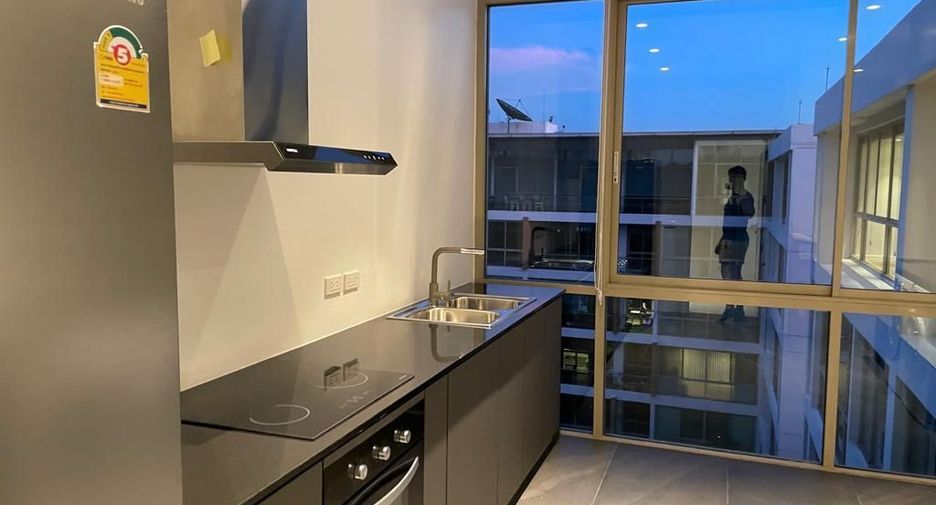 For rent 5 bedrooms condo in Khlong Toei, Bangkok