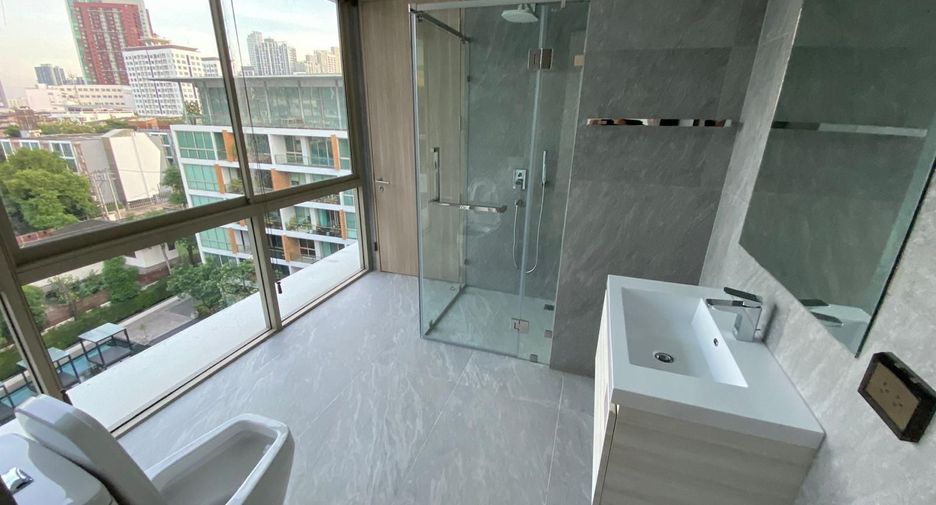 For rent 5 bedrooms condo in Khlong Toei, Bangkok