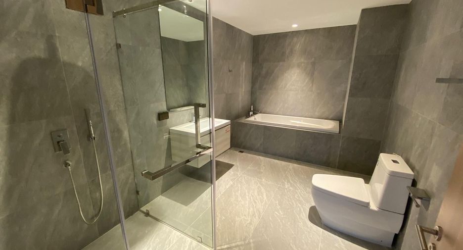 For rent 5 bedrooms condo in Khlong Toei, Bangkok