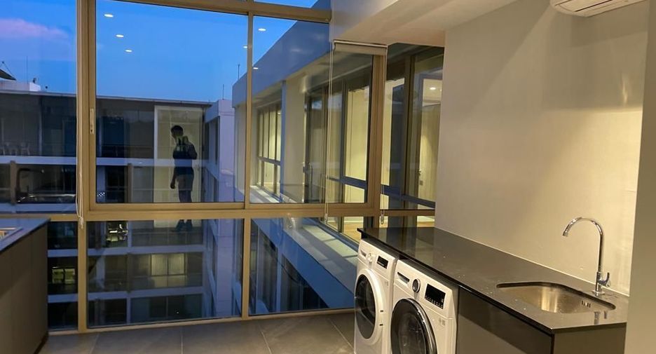 For rent 5 bedrooms condo in Khlong Toei, Bangkok