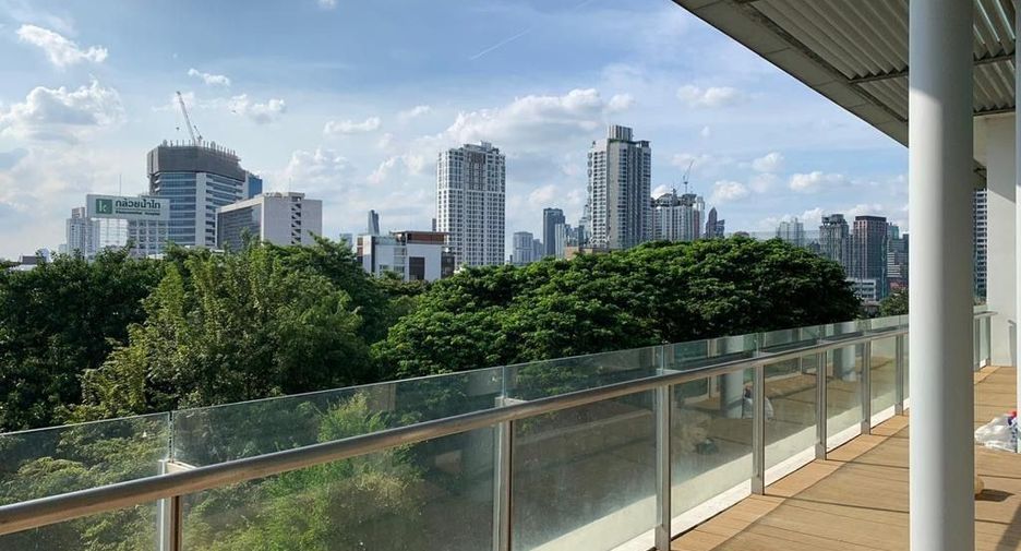 For rent 5 bedrooms condo in Khlong Toei, Bangkok