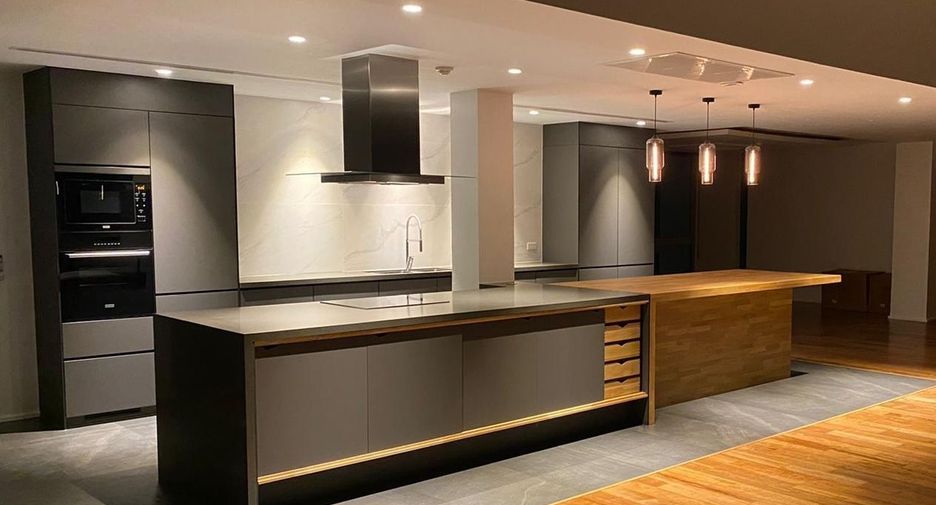 For rent 5 bedrooms condo in Khlong Toei, Bangkok