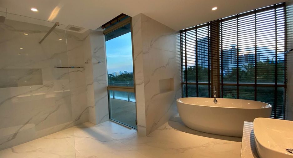 For rent 5 bedrooms condo in Khlong Toei, Bangkok