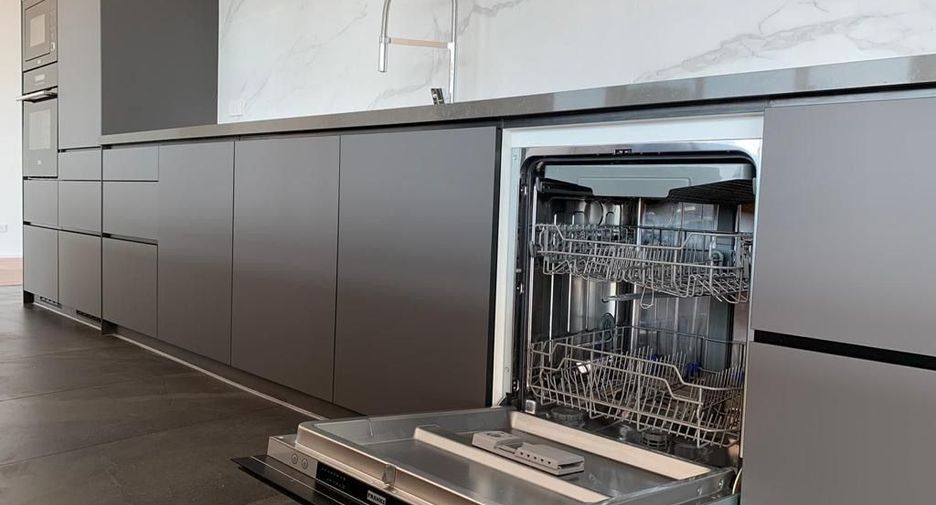 For rent 5 bedrooms condo in Khlong Toei, Bangkok