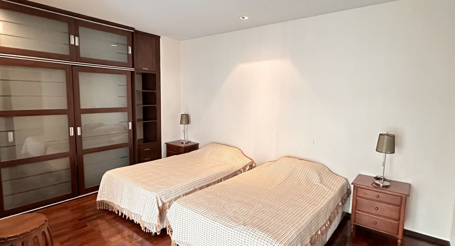 À louer 2 chambres condo à Watthana, Bangkok
