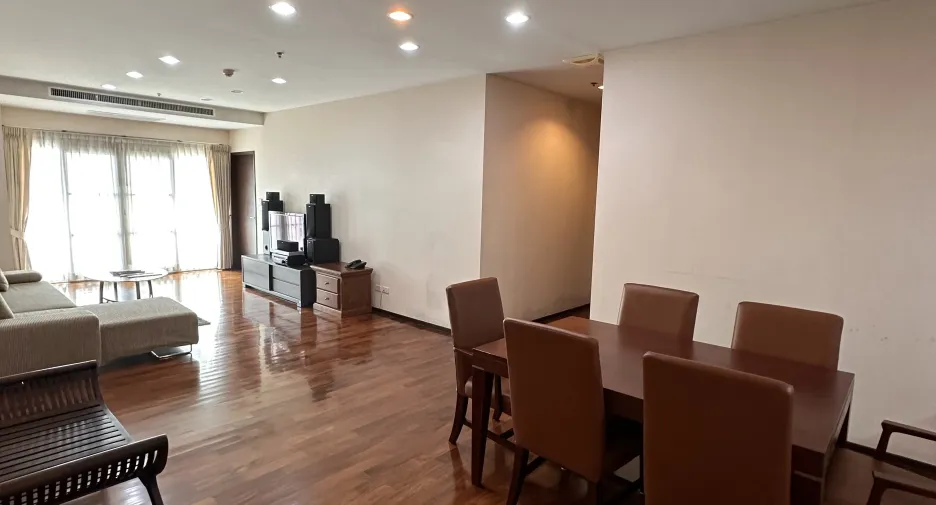 À louer 2 chambres condo à Watthana, Bangkok