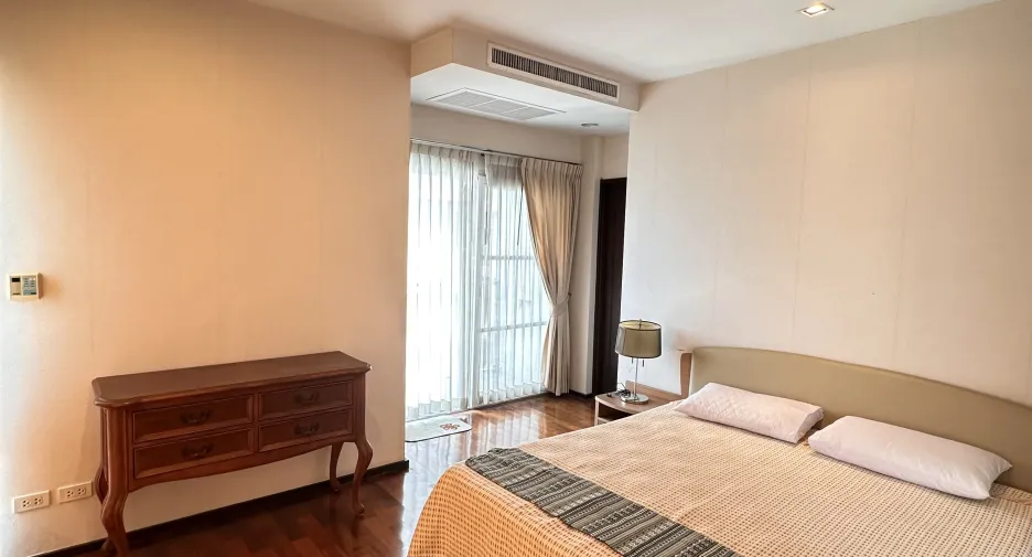 À louer 2 chambres condo à Watthana, Bangkok
