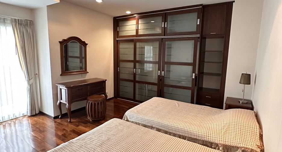 À louer 2 chambres condo à Watthana, Bangkok