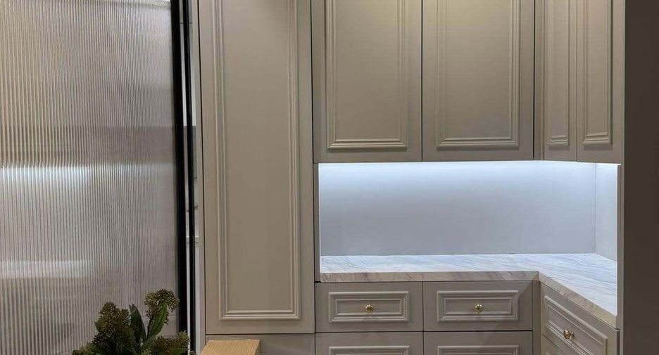 For rent 3 bedrooms condo in Watthana, Bangkok
