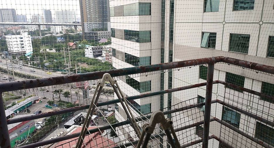 For rent 2 bedrooms condo in Yan Nawa, Bangkok