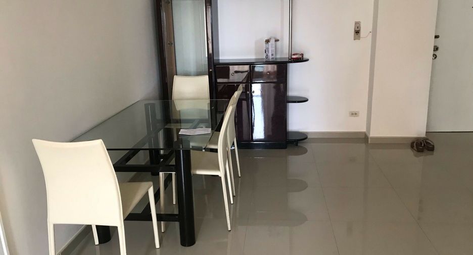 For rent 2 bedrooms condo in Yan Nawa, Bangkok