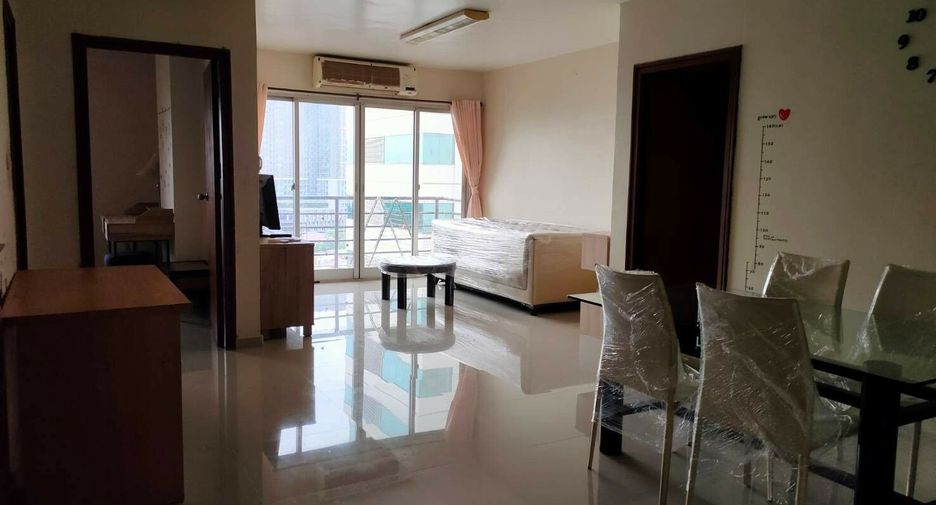 For rent 2 bedrooms condo in Yan Nawa, Bangkok