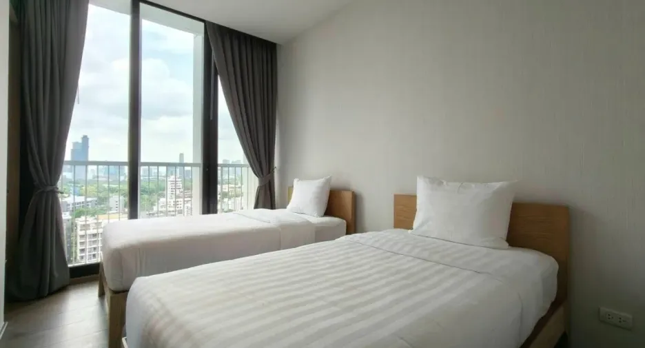 For rent 2 bedrooms condo in Khlong Toei, Bangkok