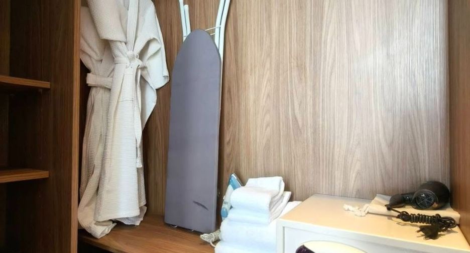 Condo en alquiler de 2 habitaciones en Khlong Toei, Bangkok