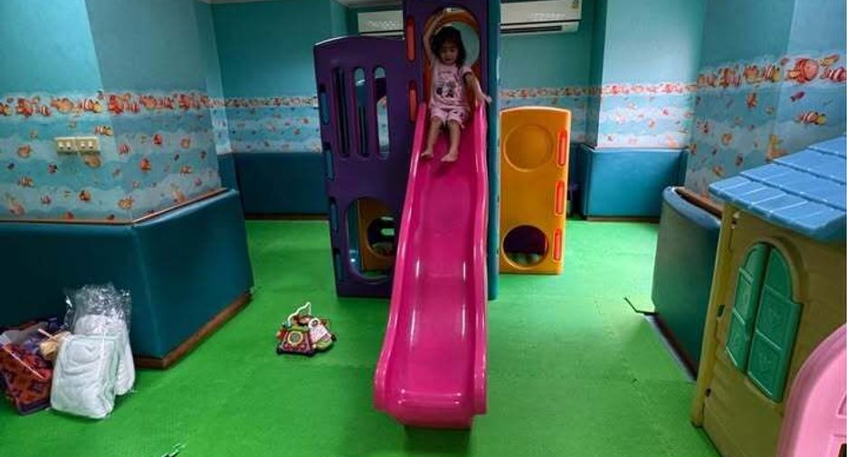 For rent 2 bedrooms apartment in Ratchathewi, Bangkok