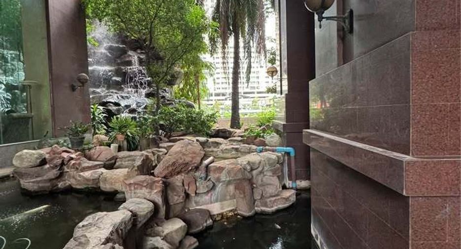 For rent 2 bedrooms apartment in Ratchathewi, Bangkok