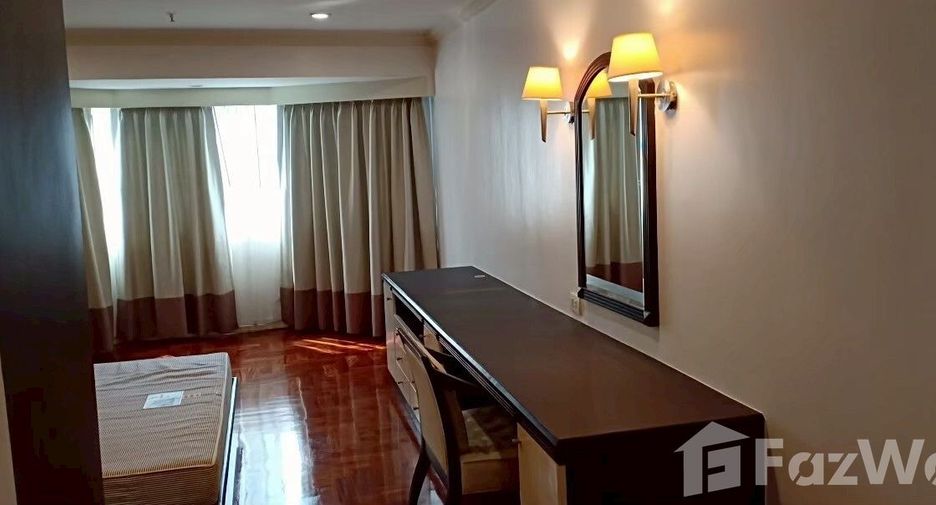 For rent 2 bedrooms condo in Khlong Toei, Bangkok