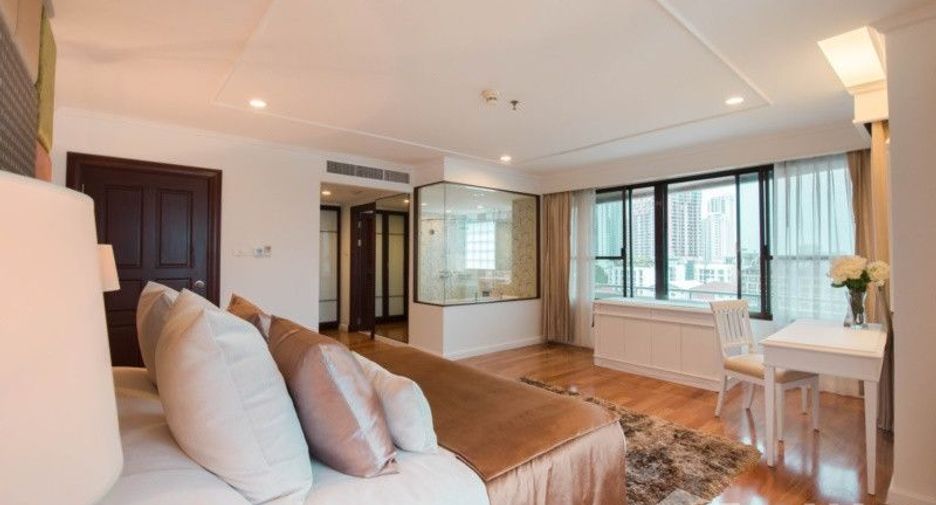 For rent 3 bedrooms condo in Khlong Toei, Bangkok