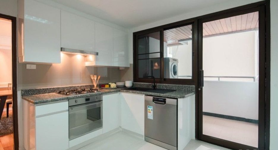 For rent 3 bedrooms condo in Khlong Toei, Bangkok