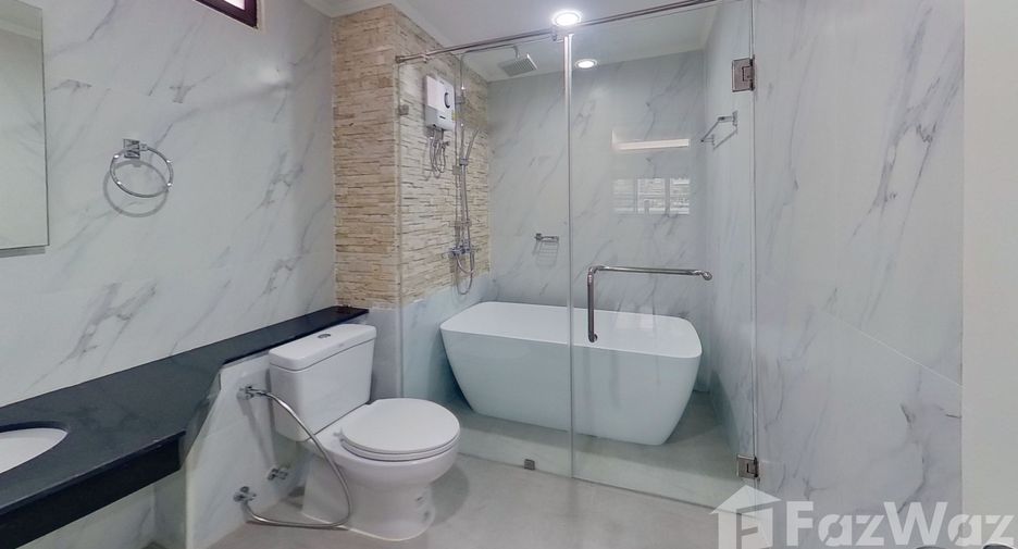For rent 2 bedrooms apartment in Khlong Toei, Bangkok