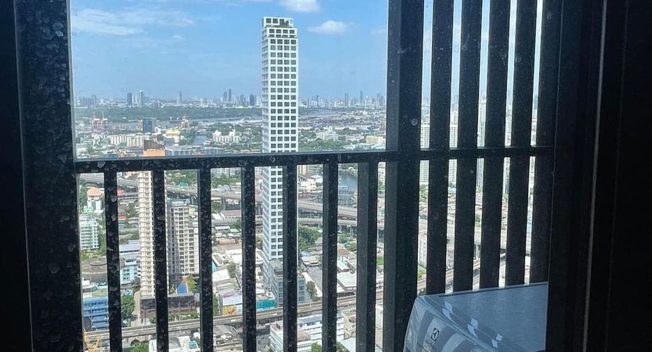 For rent 1 bed condo in Watthana, Bangkok