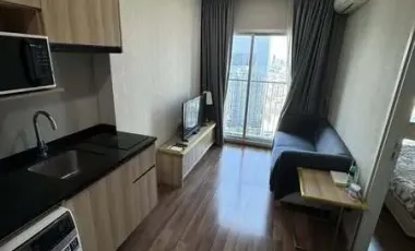 Condo en alquiler de 1 habitaciones en Huai Khwang, Bangkok