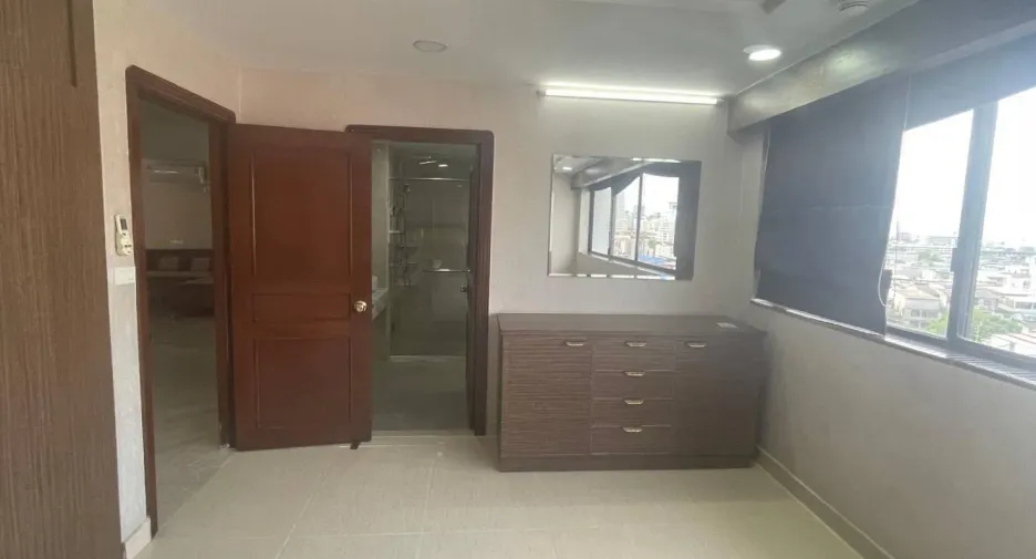 Apartment zur Miete mit 3 Zimmer in Khlong Toei, Bangkok