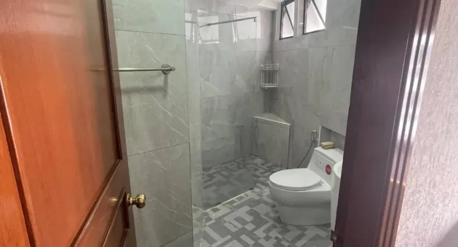 Apartment zur Miete mit 3 Zimmer in Khlong Toei, Bangkok