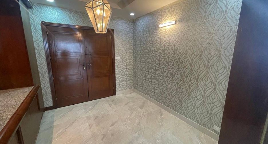 Apartment zur Miete mit 3 Zimmer in Khlong Toei, Bangkok