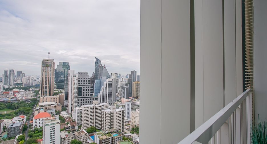 For rent 2 bedrooms condo in Khlong Toei, Bangkok