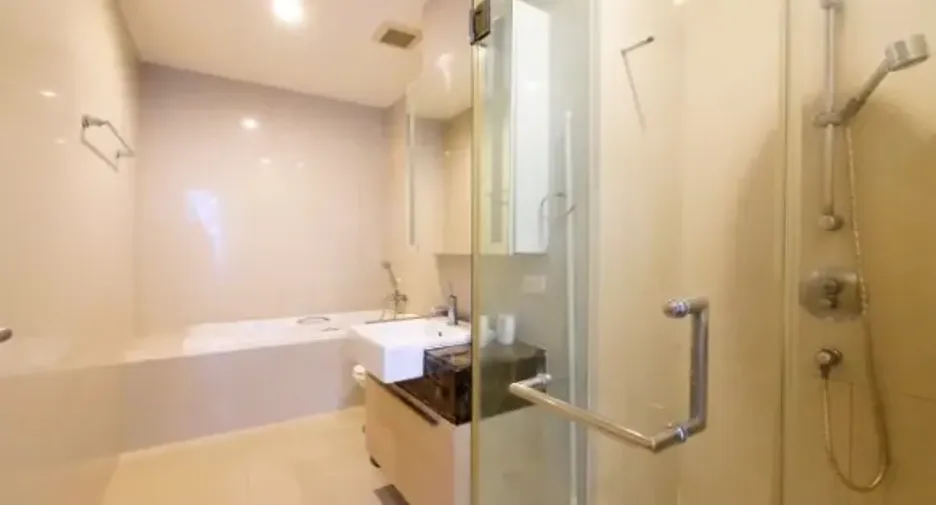 For rent 1 Beds condo in Khlong Toei, Bangkok