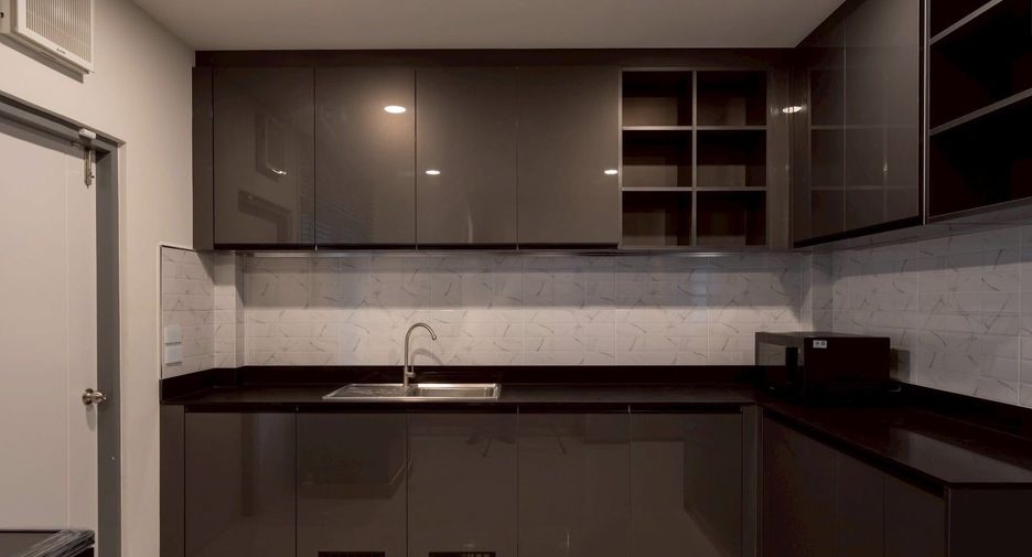 For rent 5 bedrooms house in Bang Phli, Samut Prakan