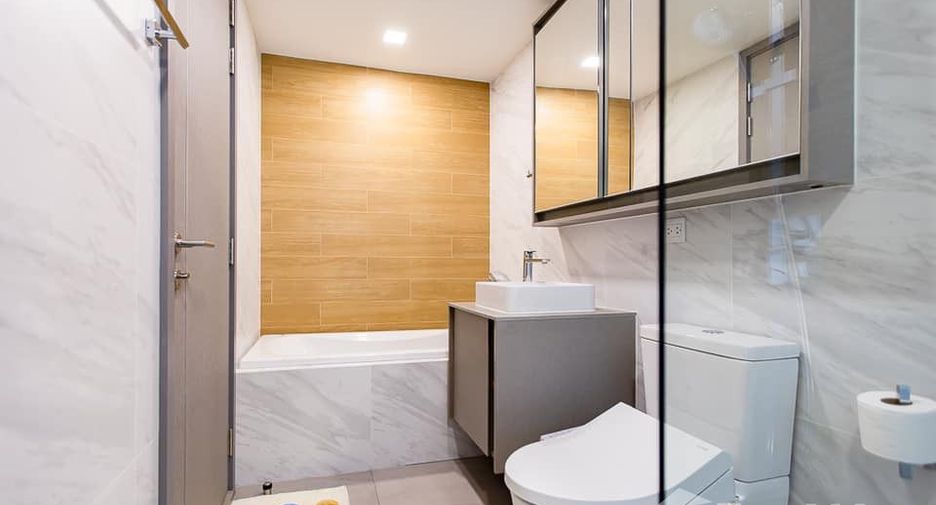 For rent 2 bedrooms condo in Watthana, Bangkok