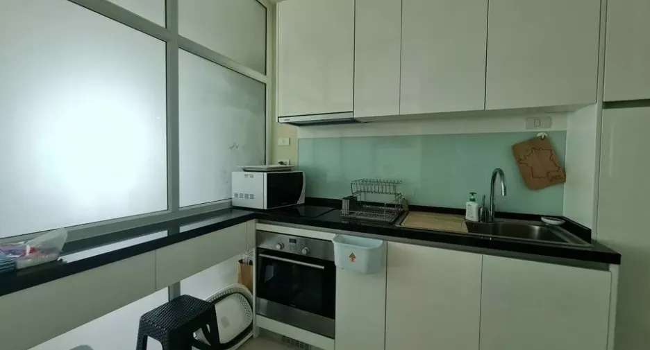 For rent 2 bedrooms condo in Khlong Toei, Bangkok