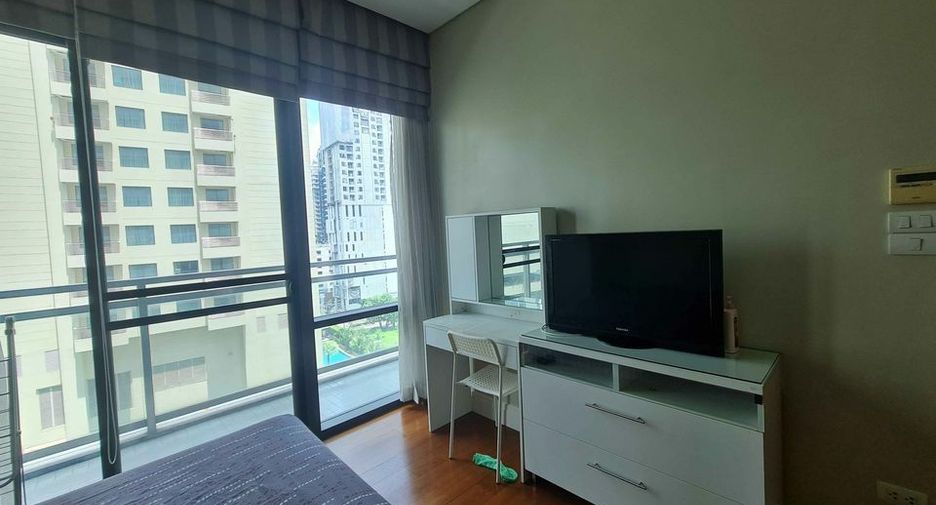 For rent 2 bedrooms condo in Khlong Toei, Bangkok