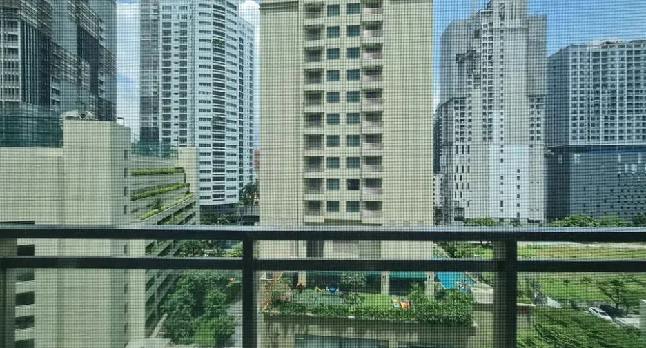 For rent 2 bedrooms condo in Khlong Toei, Bangkok