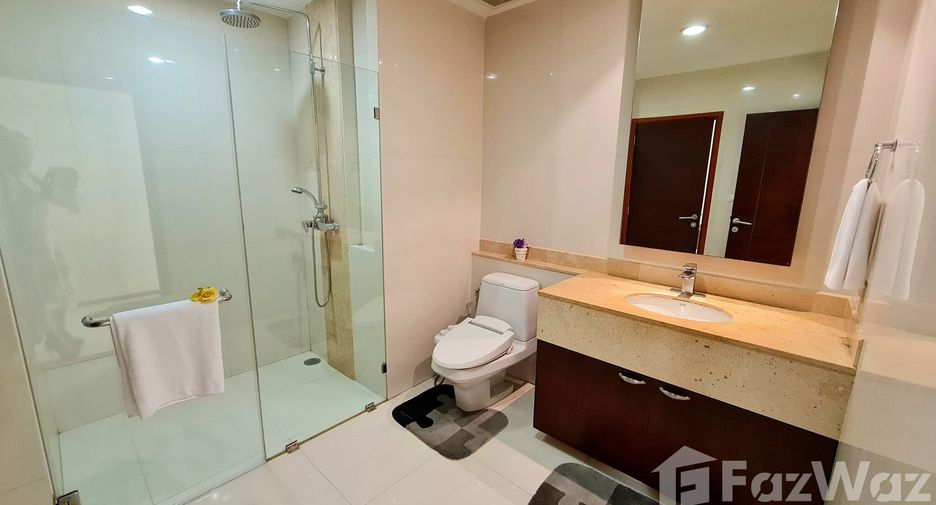 Condo en alquiler de 3 habitaciones en Watthana, Bangkok