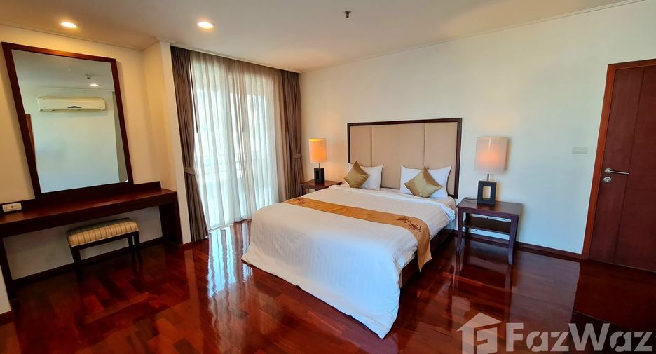 Condo en alquiler de 3 habitaciones en Watthana, Bangkok