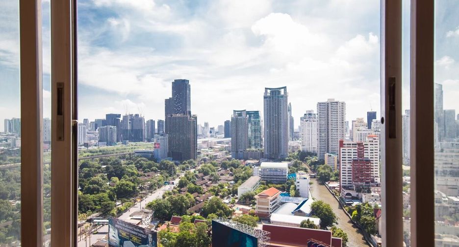 For rent 1 bed condo in Watthana, Bangkok