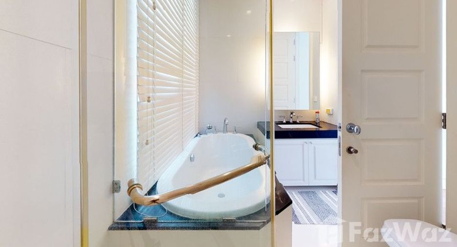 For rent 2 bedrooms condo in Watthana, Bangkok