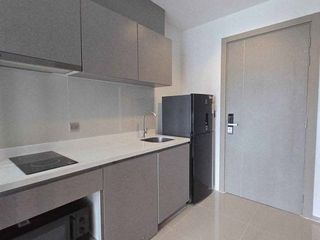 Condo en alquiler de estudio en Huai Khwang, Bangkok