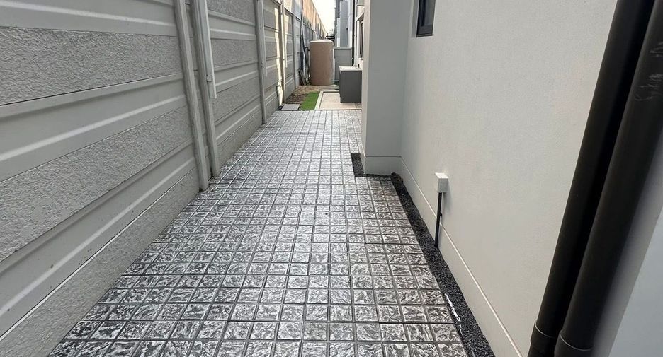 Casa en alquiler de 4 habitaciones en Bang Phli, Samut Prakan