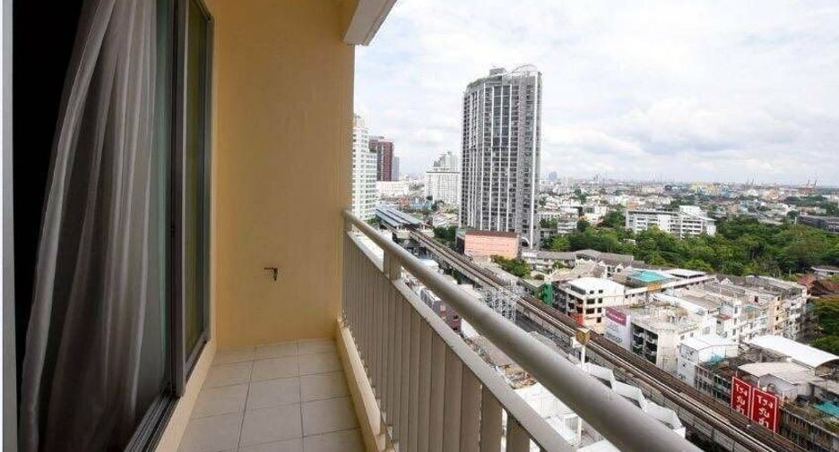 For rent 2 bedrooms condo in Khlong Toei, Bangkok